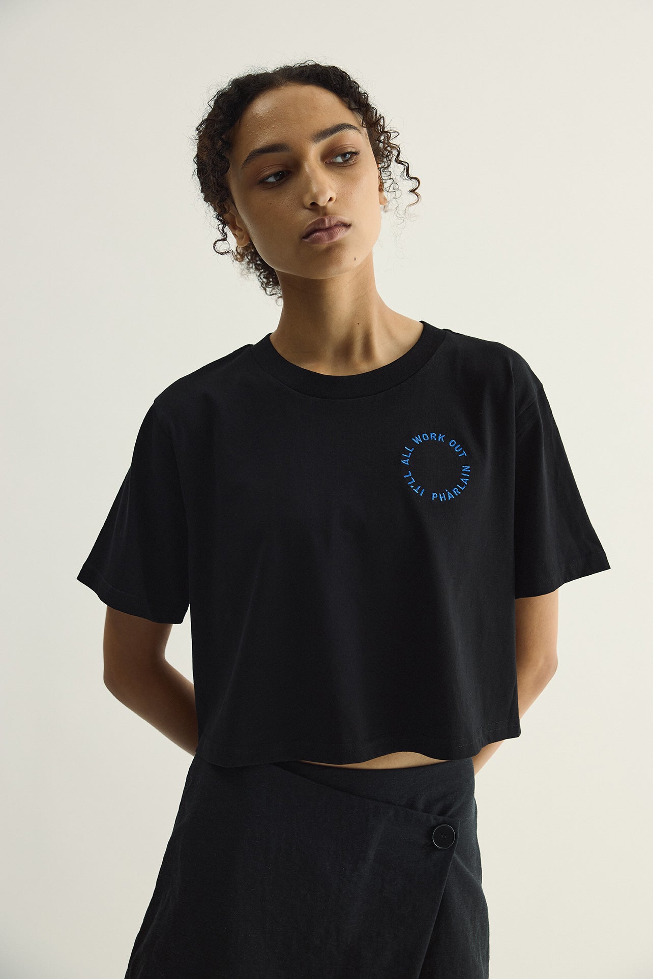 Circle Crop Tee- Black